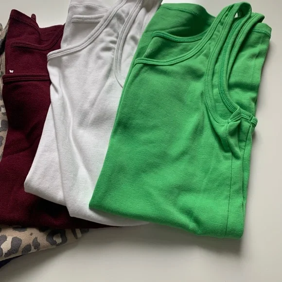 Lot of Seven Tanks - Picture 6 of 8